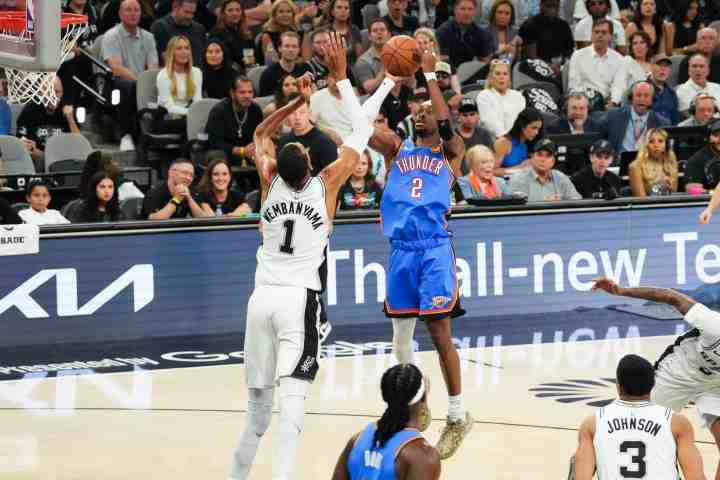 NBA官网实力榜:马刺雷霆尼克斯前三 76人4 火箭6 湖人12 勇士24